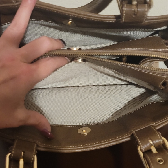 Dooney and Bruke purse - Picture 5 of 6